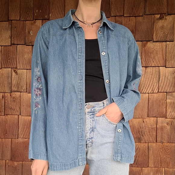 Vintage Tops - Denim button up with embroidery